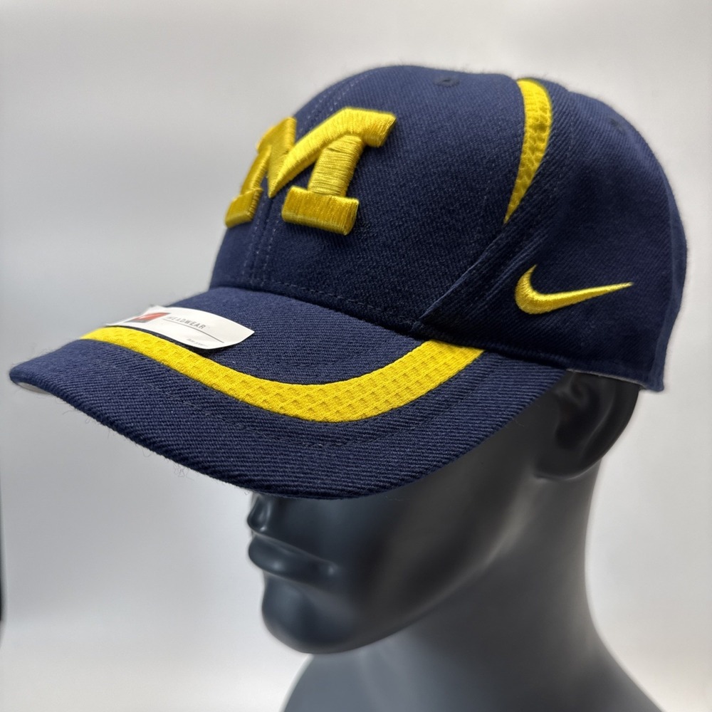 Nike Team Michigan Wolverines Snapback Hat Cap Wool Blend Jersey Accent